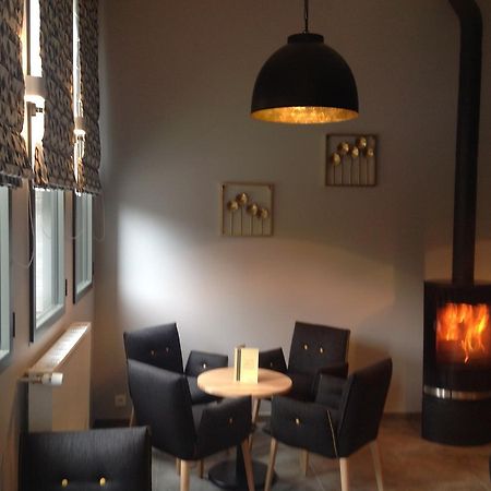 Auberge De L'Abbaye-Logis Hotel Restaurant アムビエ エクステリア 写真