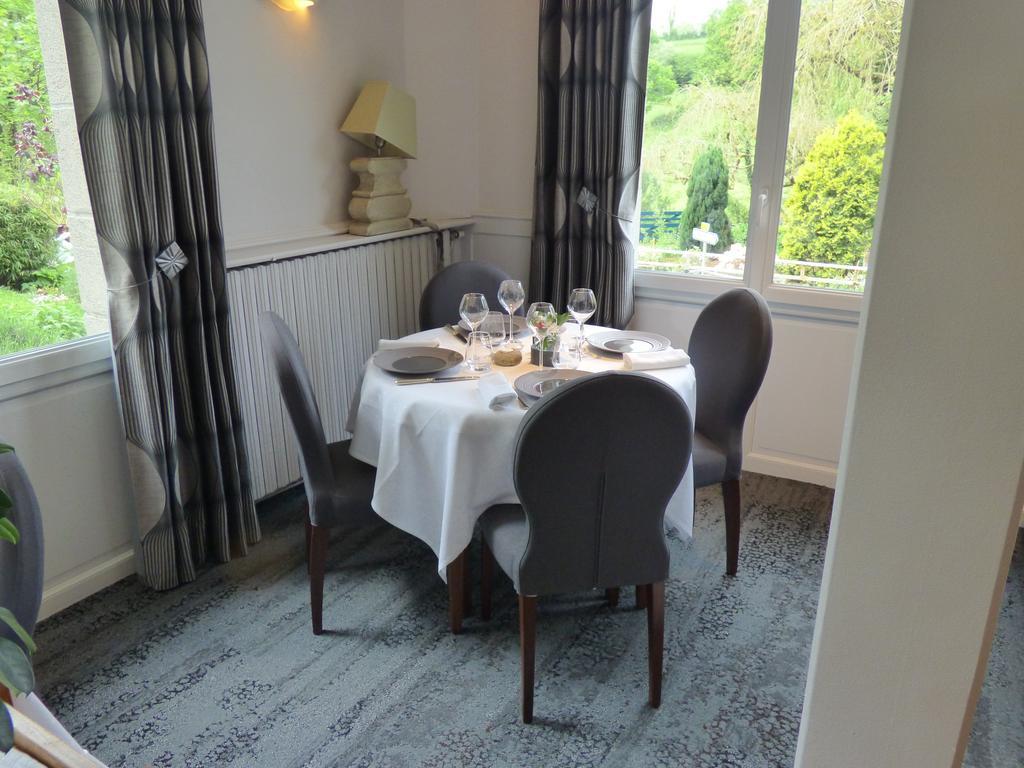 Auberge De L'Abbaye-Logis Hotel Restaurant アムビエ エクステリア 写真