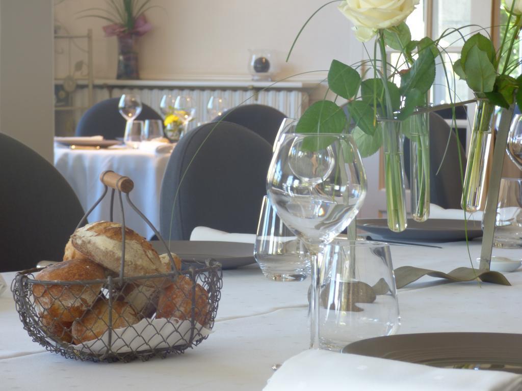 Auberge De L'Abbaye-Logis Hotel Restaurant アムビエ エクステリア 写真