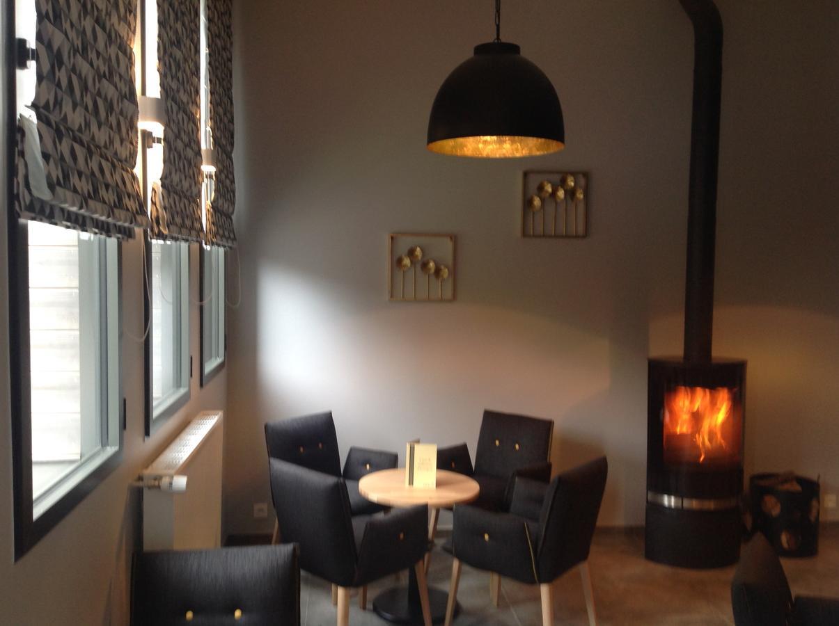 Auberge De L'Abbaye-Logis Hotel Restaurant アムビエ エクステリア 写真