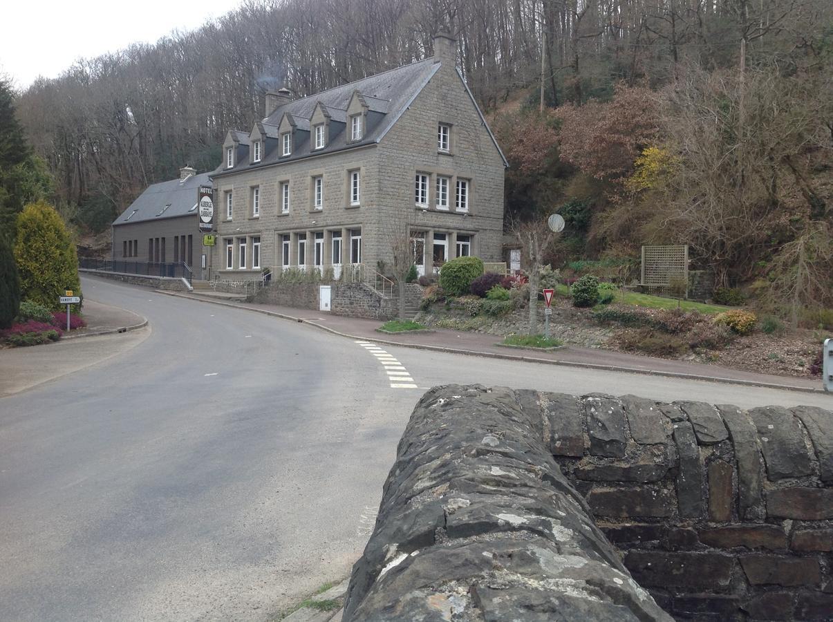 Auberge De L'Abbaye-Logis Hotel Restaurant アムビエ エクステリア 写真